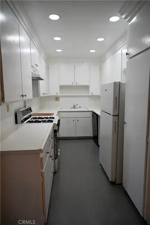 $2,795 | 497 South El Molino Avenue, Unit 306, Pasadena, CA 91101