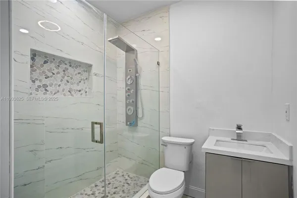 $824,900 | 1445 Northeast 147th Street, Miami, FL 33161