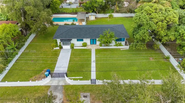 $824,900 | 1445 Northeast 147th Street, Miami, FL 33161