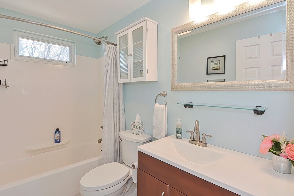 4 Superior Drive Hudson, MA 01749 - Photo 16 of 37