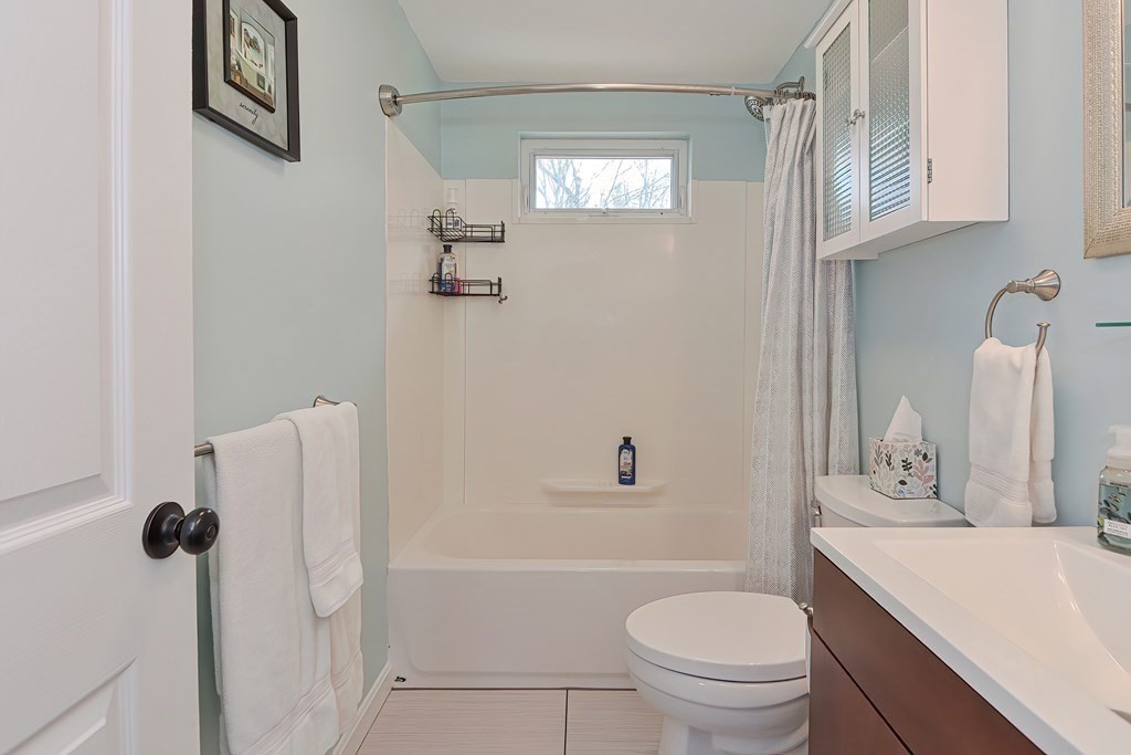 4 Superior Drive Hudson, MA 01749 - Photo 17 of 37