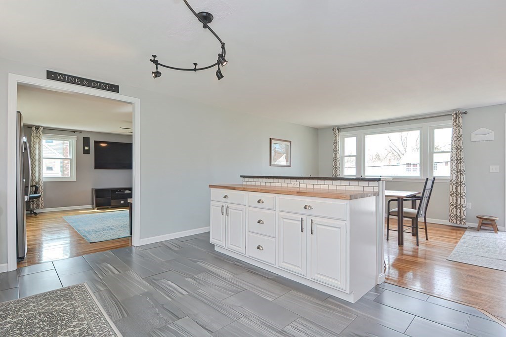 4 Superior Drive Hudson, MA 01749 - Photo 9 of 37