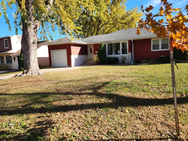 $240,000 | 902 Clausen Avenue, Albert Lea, MN 56007