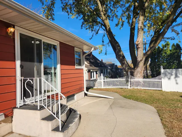 $240,000 | 902 Clausen Avenue, Albert Lea, MN 56007
