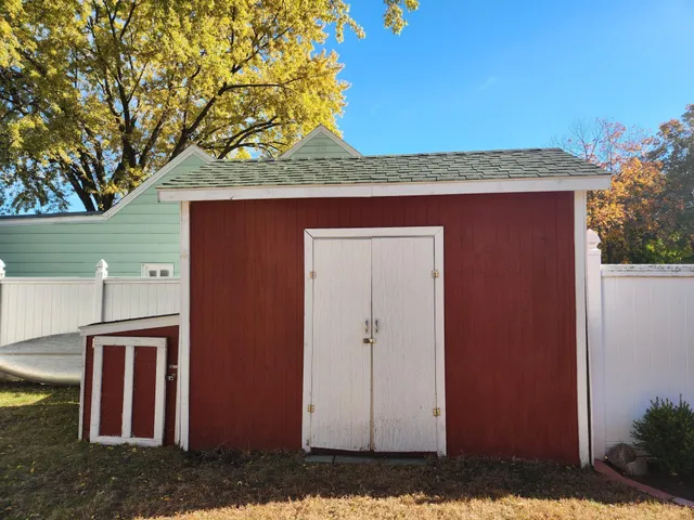 $240,000 | 902 Clausen Avenue, Albert Lea, MN 56007