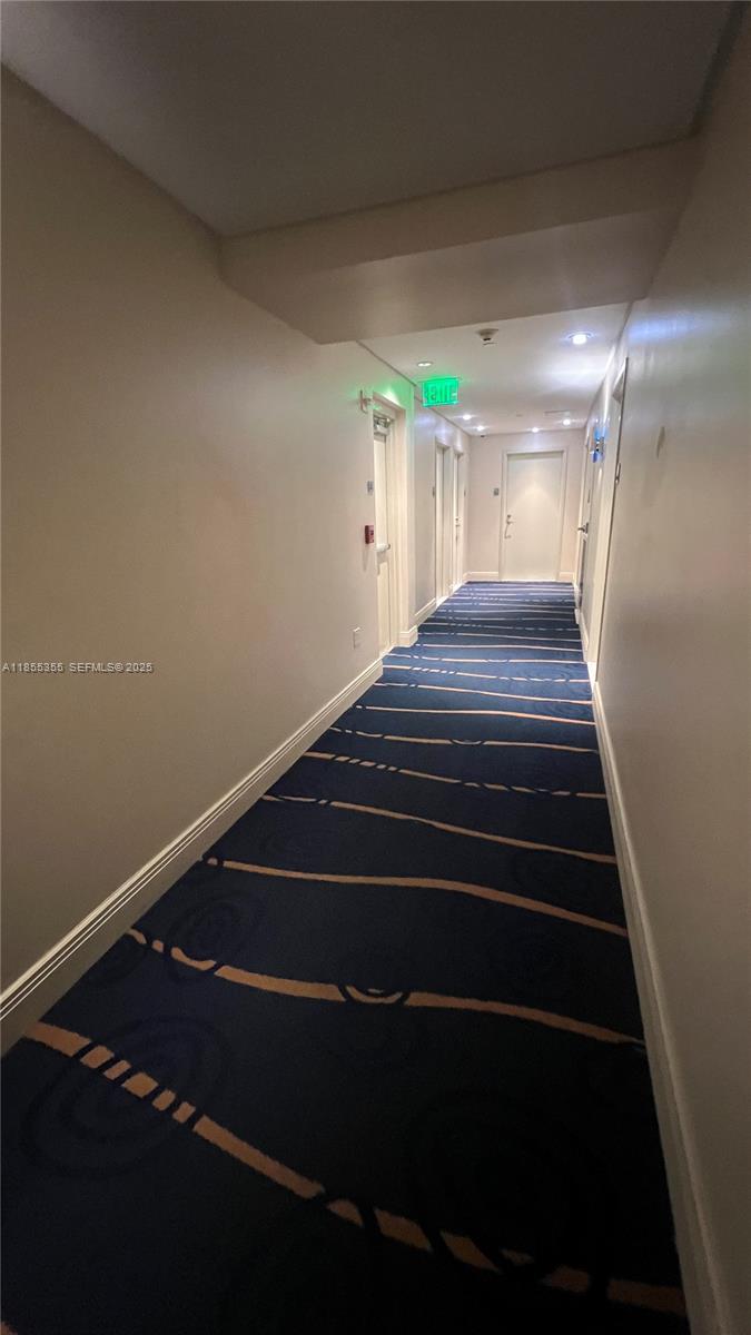 185 Southwest 7th Street, Unit 2202 Miami, FL 33130 - Photo 28 of 36 a view of entryway