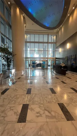 $612,000 | 185 Southwest 7th Street, Unit 2202, Miami, FL 33130