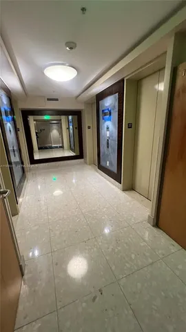 $612,000 | 185 Southwest 7th Street, Unit 2202, Miami, FL 33130