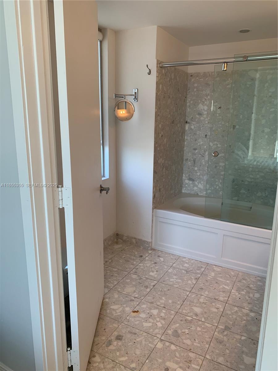 185 Southwest 7th Street, Unit 2202 Miami, FL 33130 - Photo 10 of 36 a view of bathroom with shower