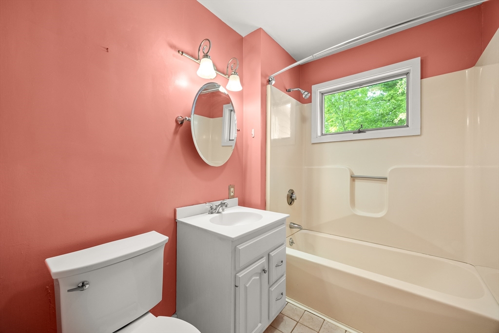 955 Middle Road Acushnet, MA 02743 - Photo 12 of 26