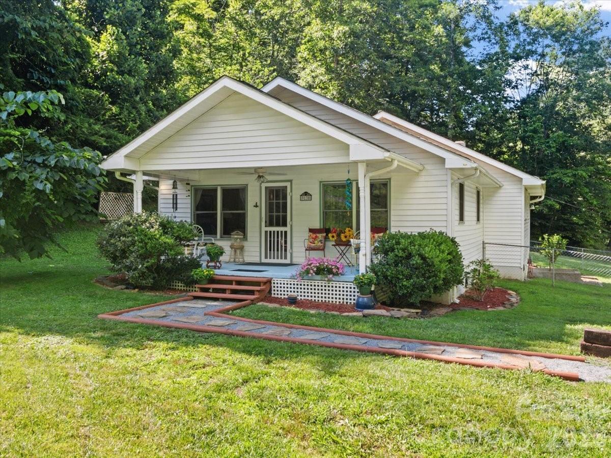 9130 Double Island Road Green Mountain, NC 28740 - Photo 1 of 40