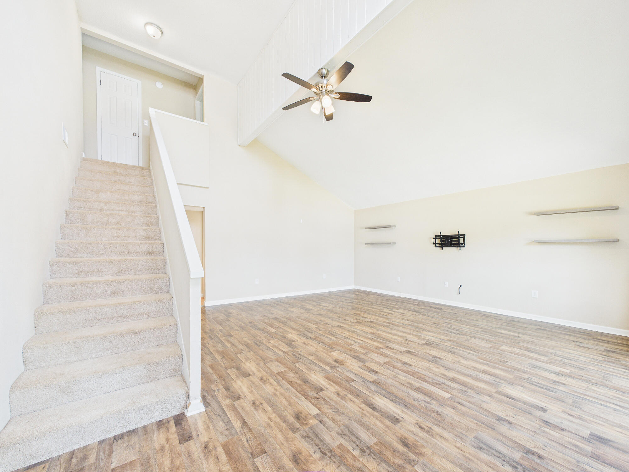 3284 Fairview Avenue Crestview, FL 32539 - Photo 11 of 32 Living Room