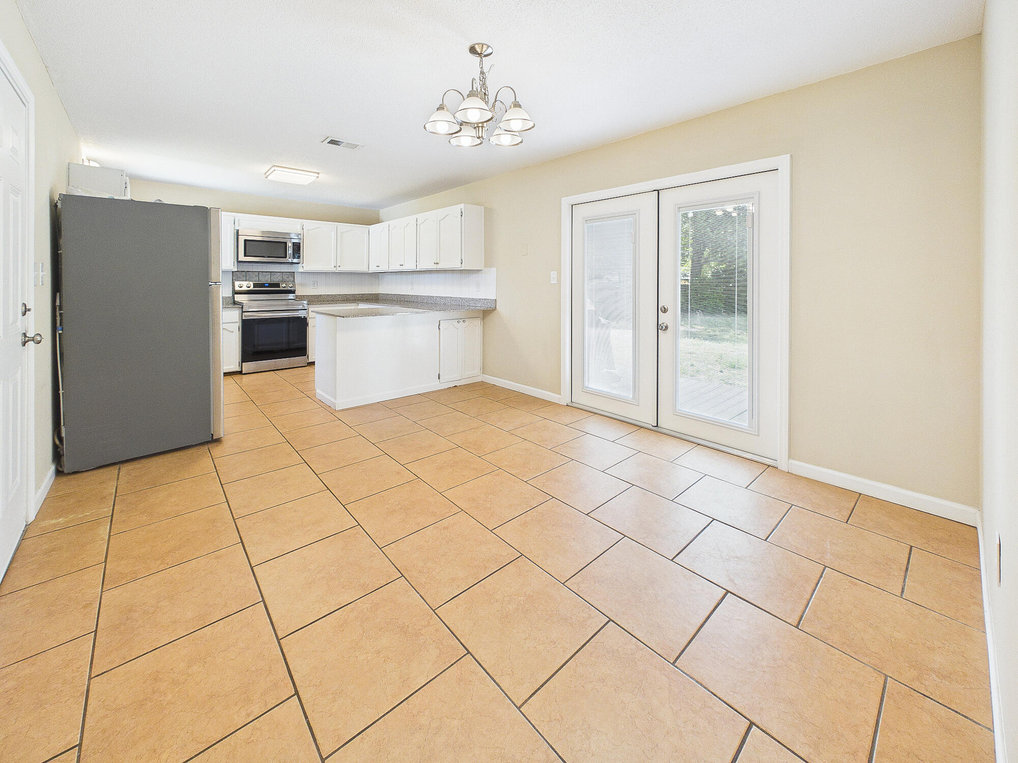 3284 Fairview Avenue Crestview, FL 32539 - Photo 12 of 32 Dining Room