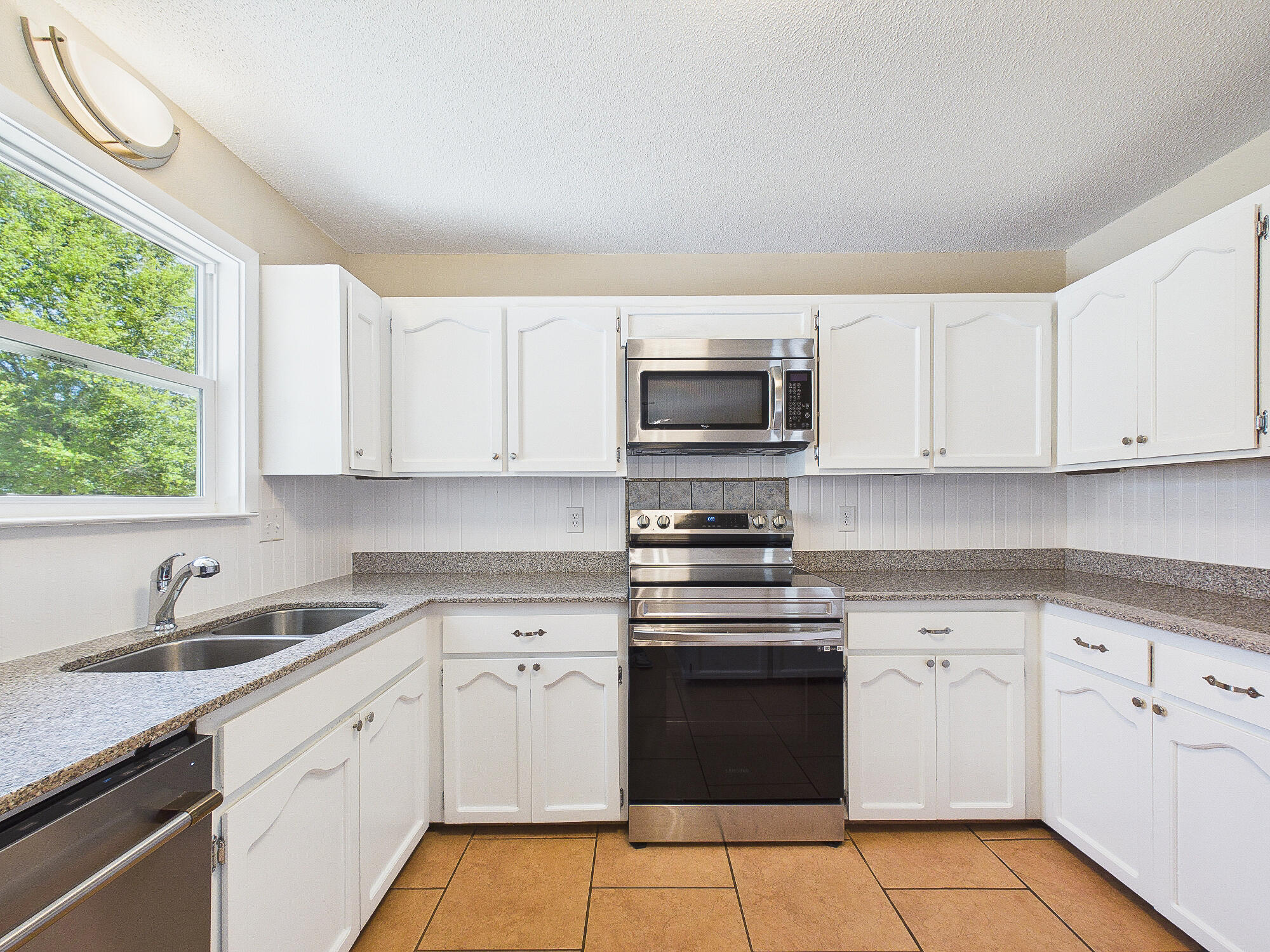 3284 Fairview Avenue Crestview, FL 32539 - Photo 15 of 32 Kitchen