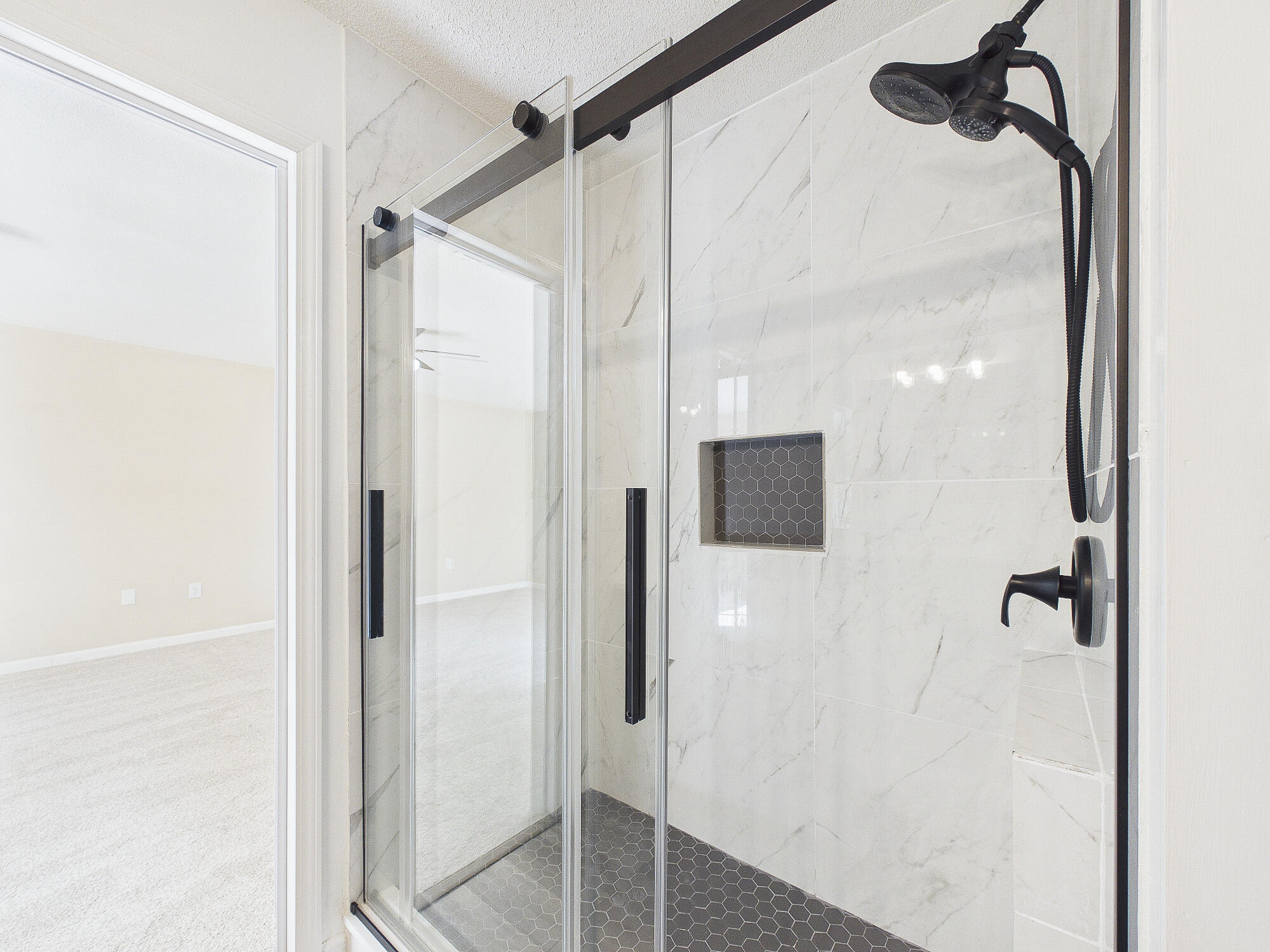3284 Fairview Avenue Crestview, FL 32539 - Photo 19 of 32 Shower