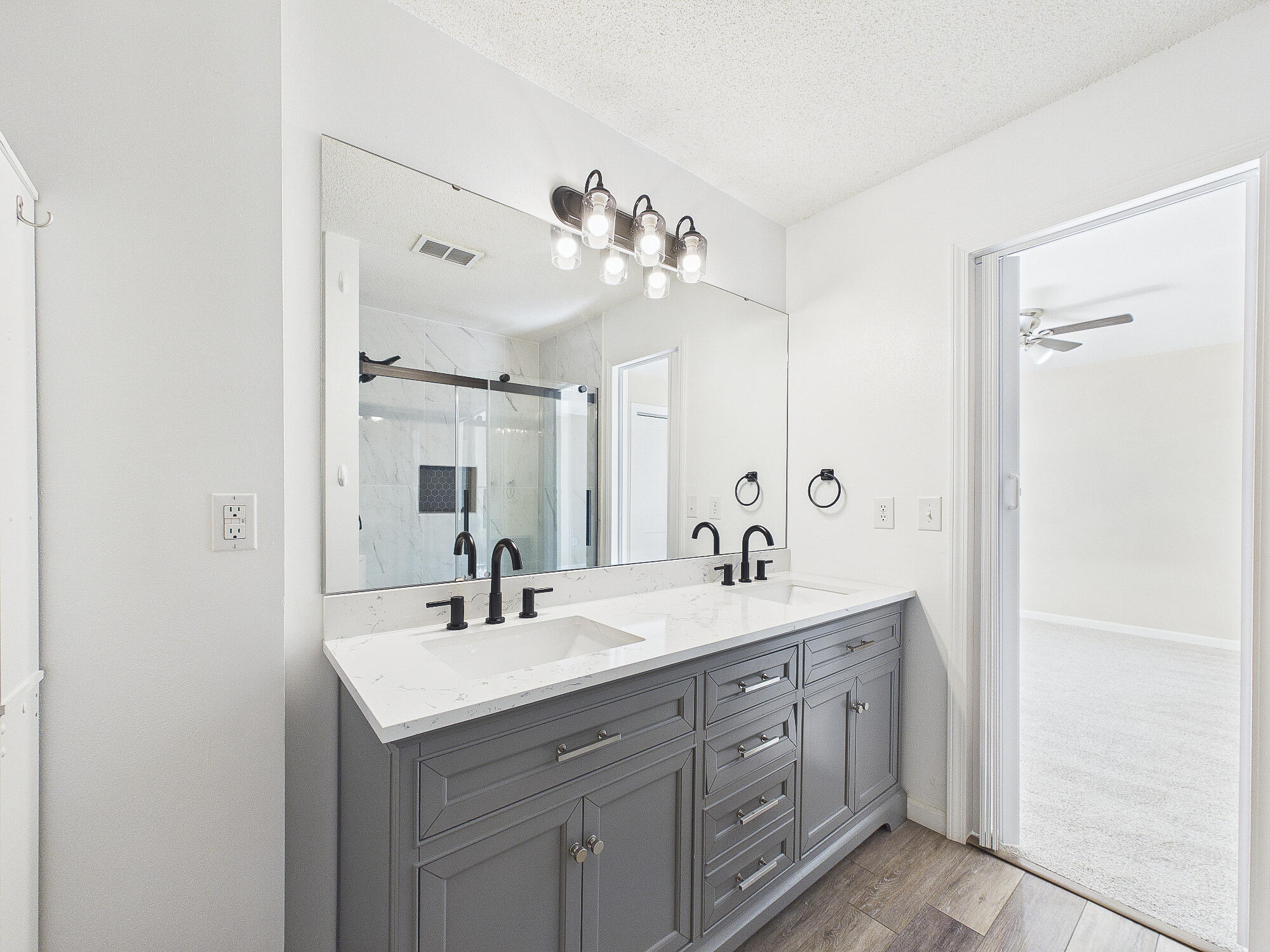 3284 Fairview Avenue Crestview, FL 32539 - Photo 20 of 32 Bathroom