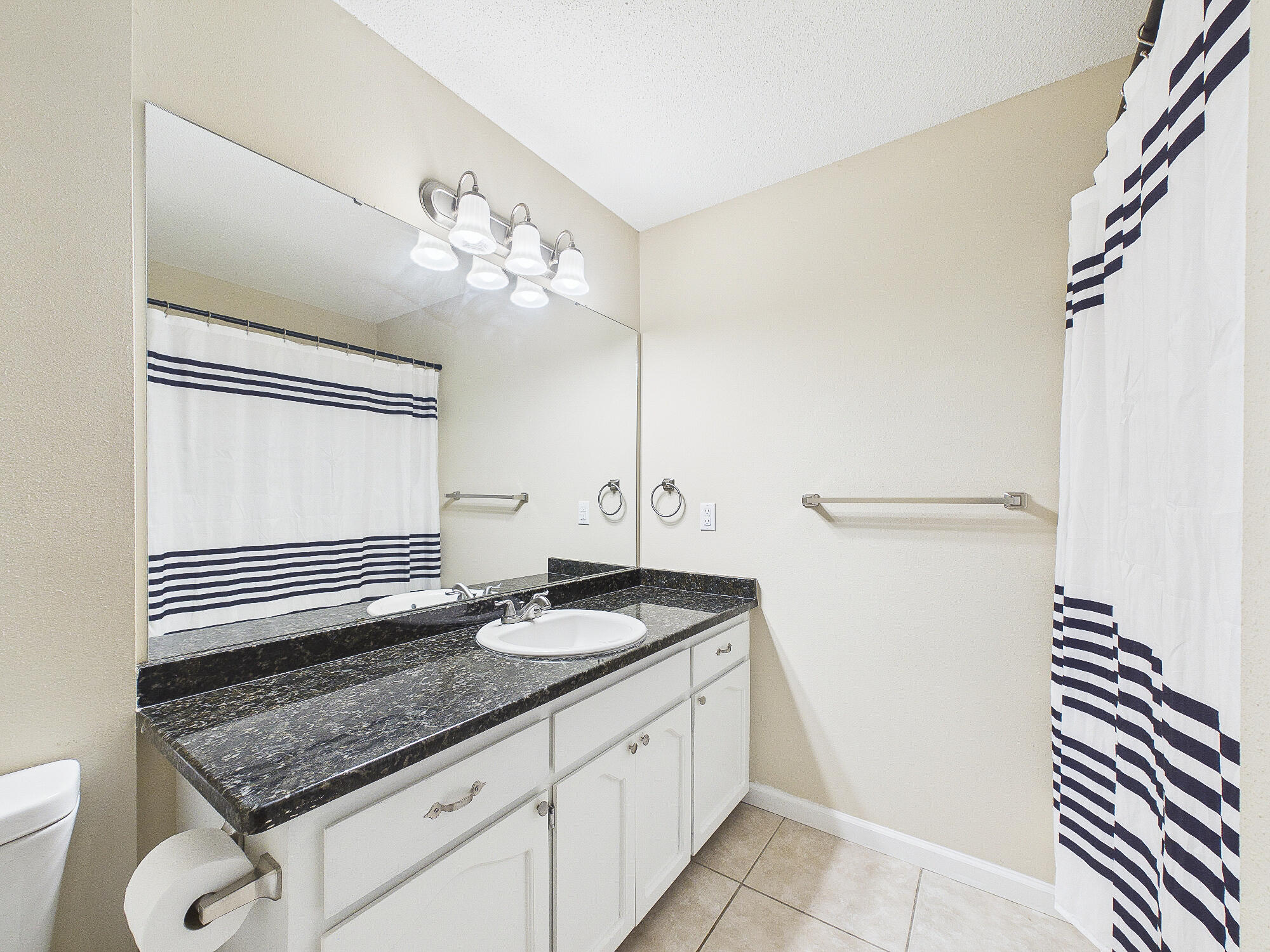 3284 Fairview Avenue Crestview, FL 32539 - Photo 24 of 32 Bathroom