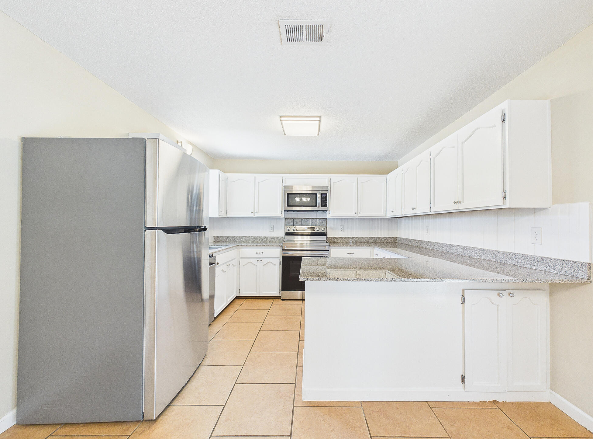 3284 Fairview Avenue Crestview, FL 32539 - Photo 3 of 32 Kitchen