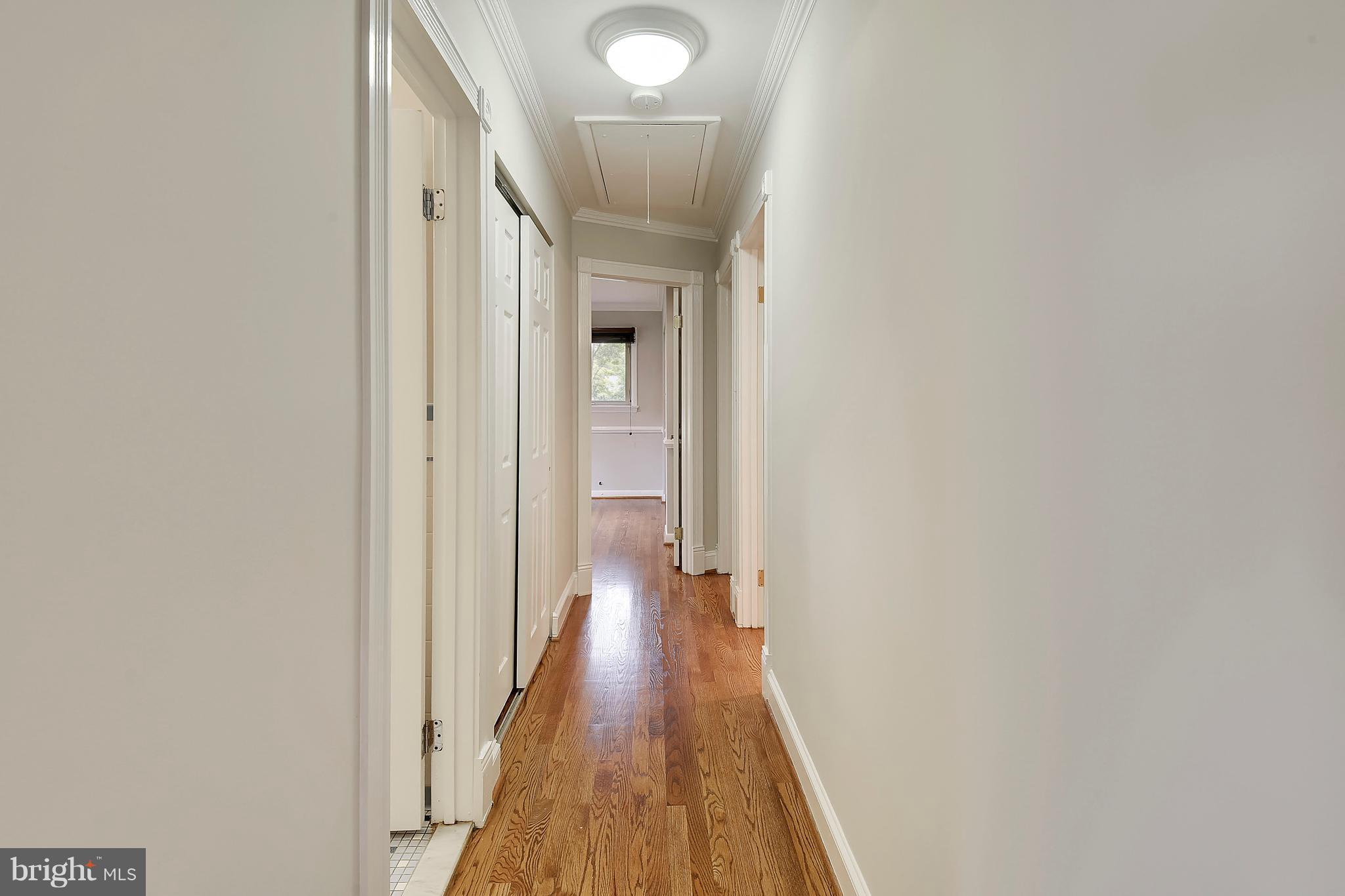 8915 Fort Hunt Road Alexandria, VA 22308 - Photo 20 of 30 Hallway