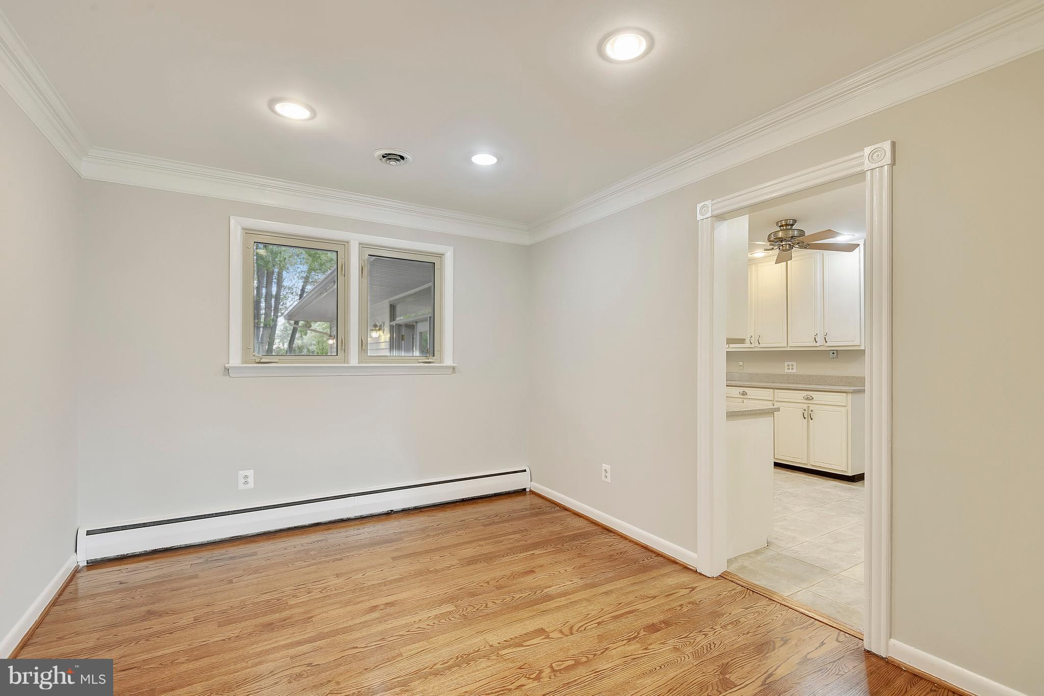 8915 Fort Hunt Road Alexandria, VA 22308 - Photo 6 of 30 Dining Room