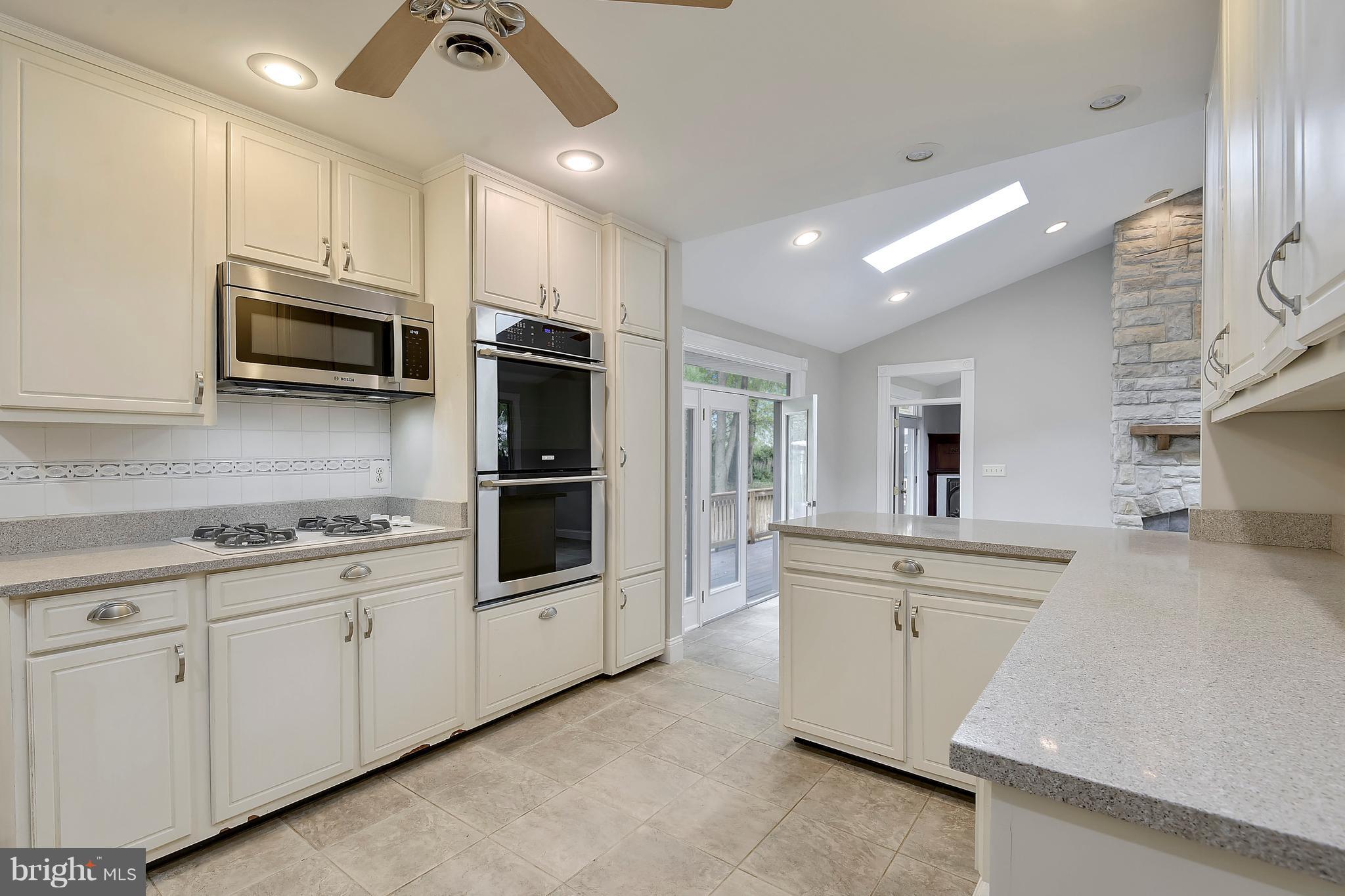 8915 Fort Hunt Road Alexandria, VA 22308 - Photo 9 of 30 Kitchen