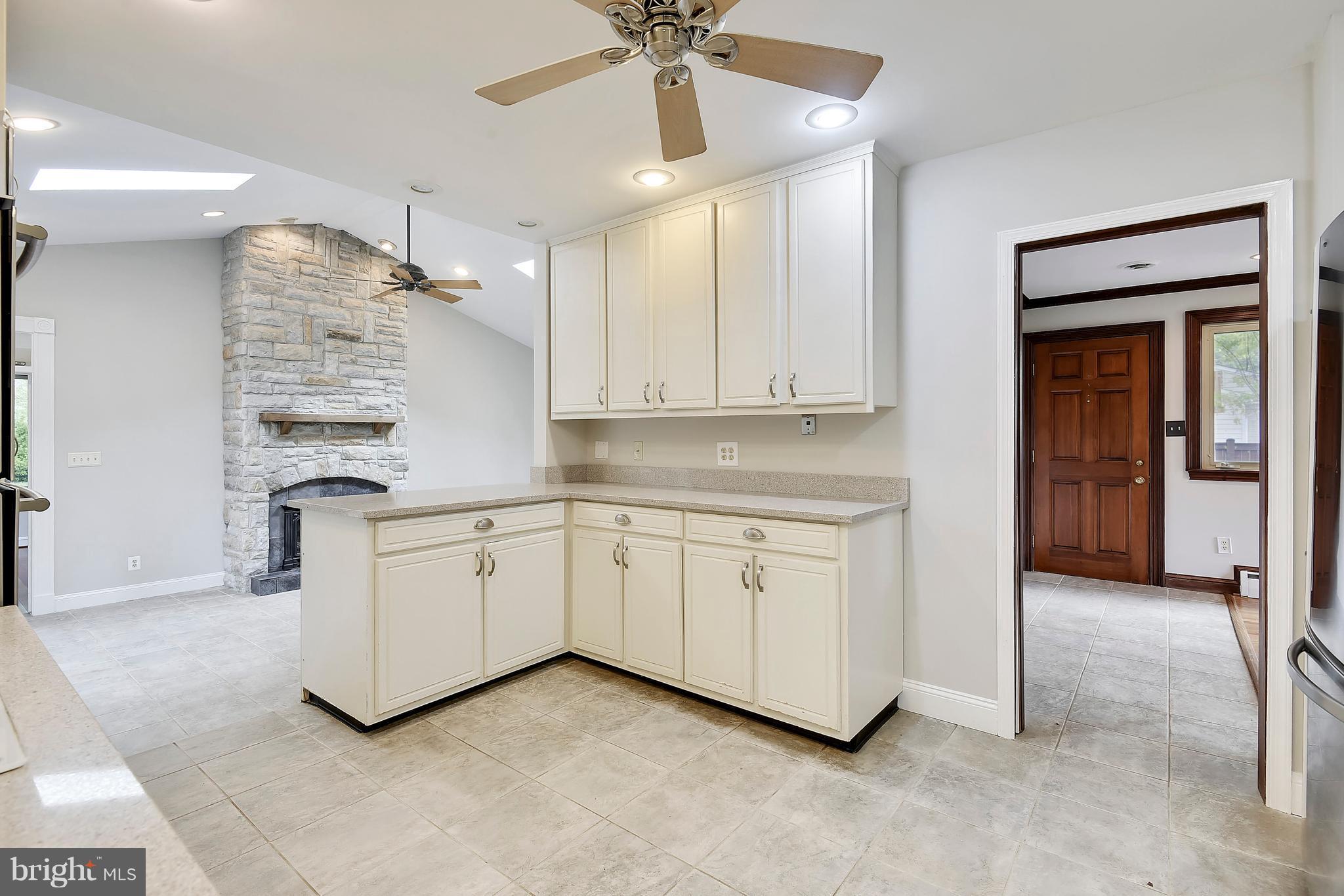 8915 Fort Hunt Road Alexandria, VA 22308 - Photo 10 of 30 Kitchen