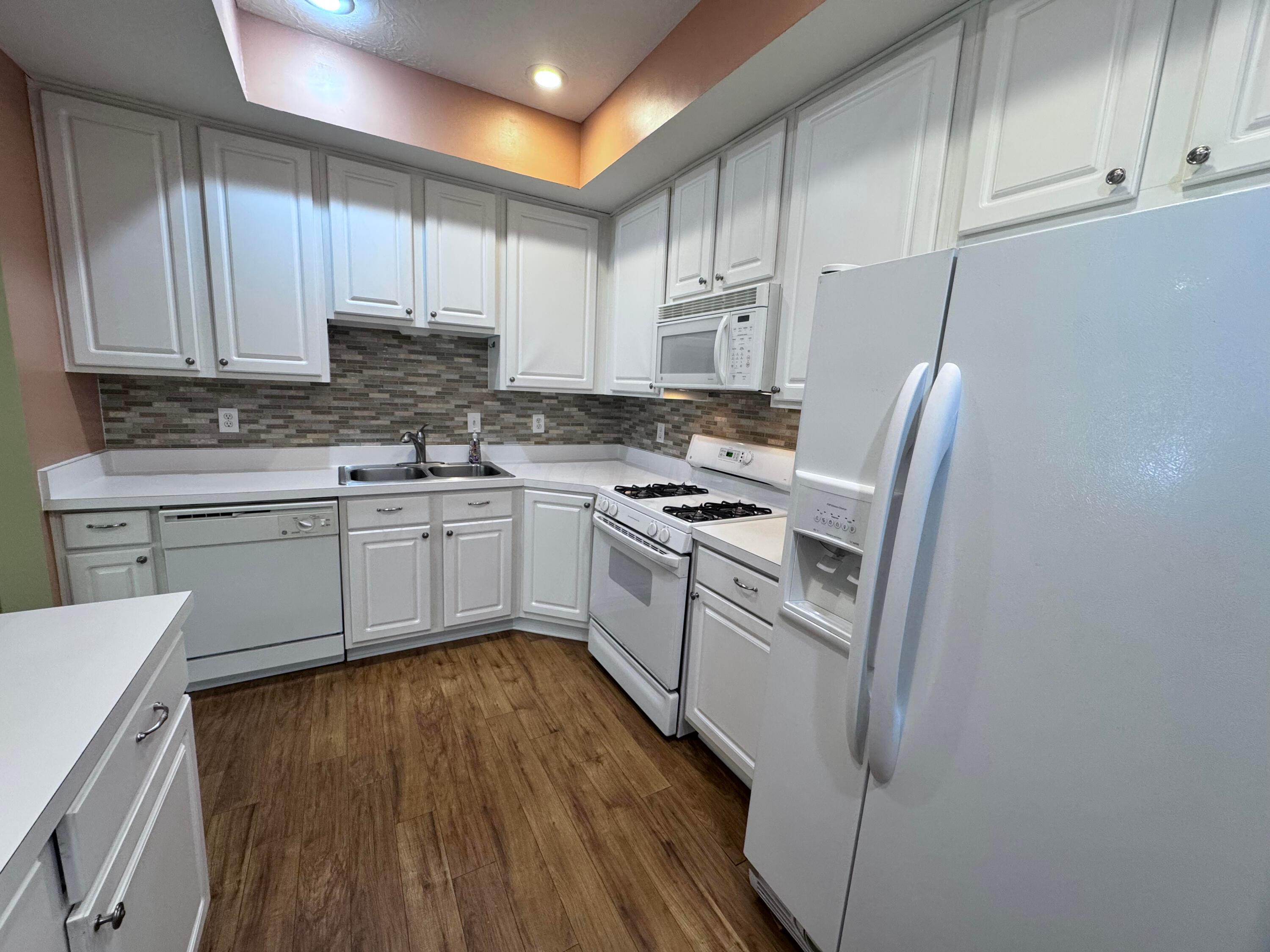 412 Charles Spring Drive Powell, OH 43065 - Photo 9 of 25 Kitchen