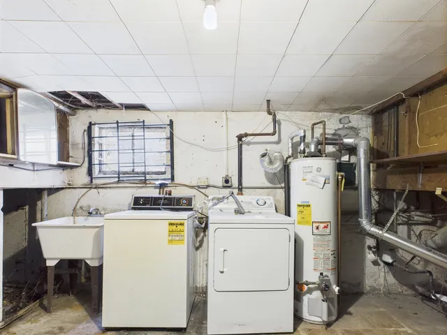 $199,900 | 4628 1st Avenue, Lyons, IL 60534