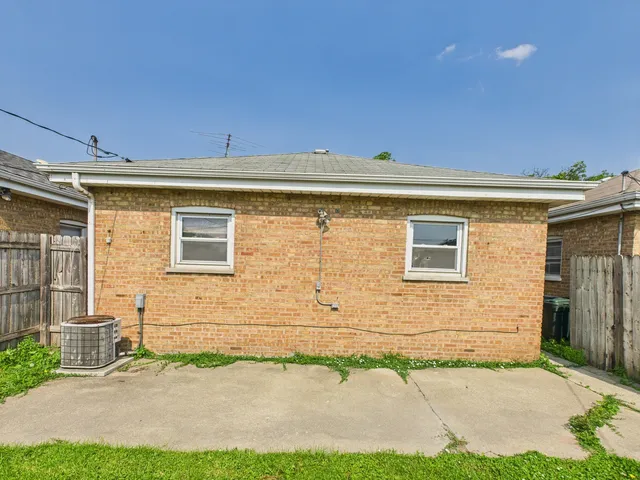 $199,900 | 4628 1st Avenue, Lyons, IL 60534