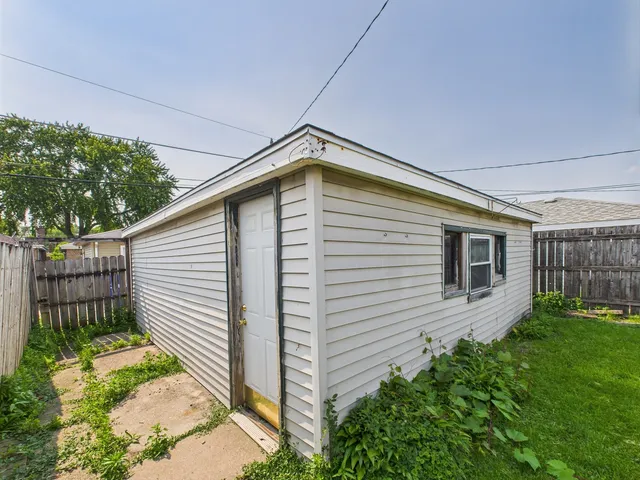 $199,900 | 4628 1st Avenue, Lyons, IL 60534