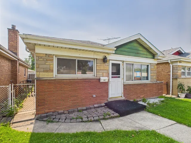 $199,900 | 4628 1st Avenue, Lyons, IL 60534