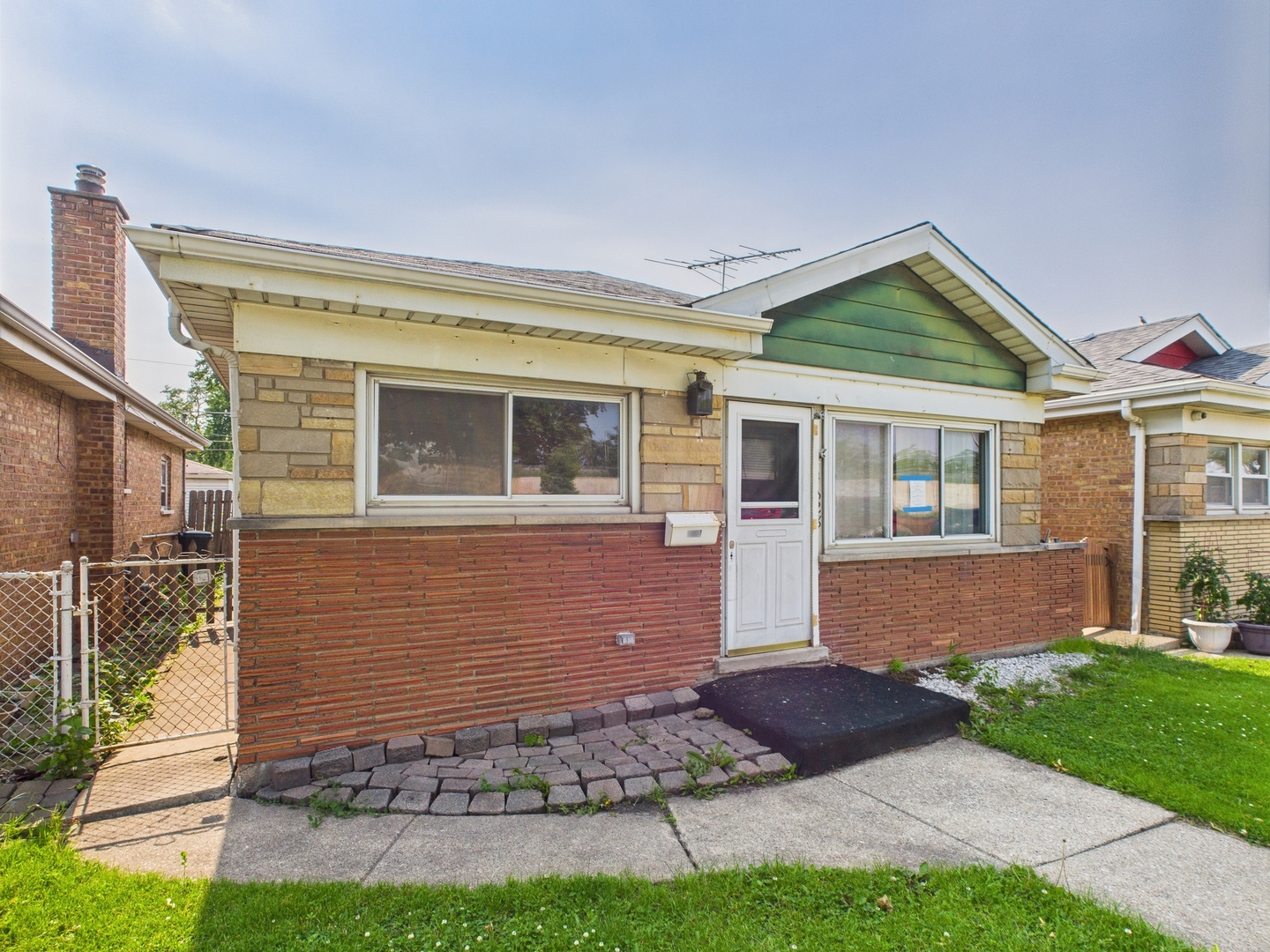 4628 1st Avenue Lyons, IL 60534 - Photo 3 of 22