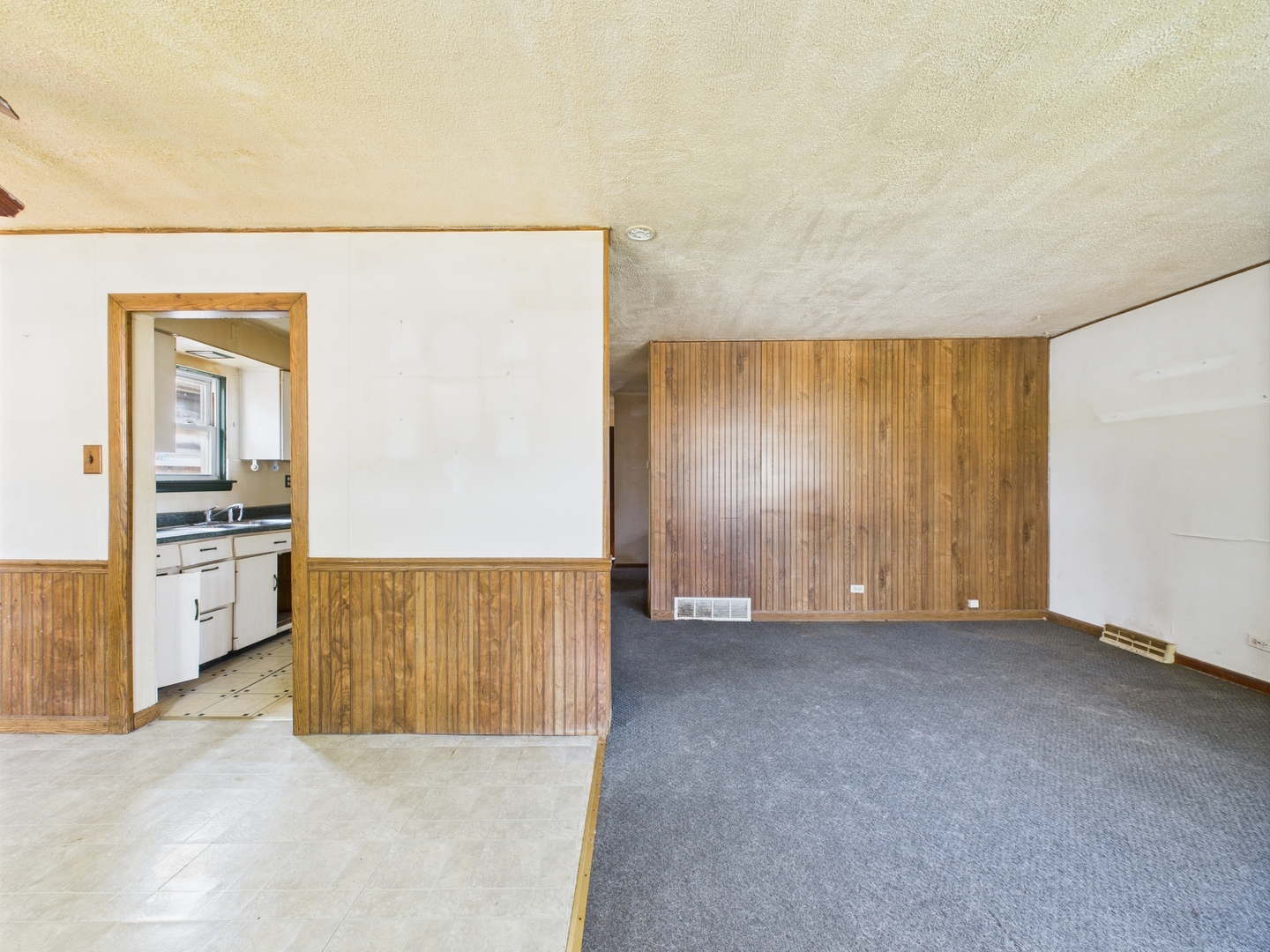 4628 1st Avenue Lyons, IL 60534 - Photo 4 of 22