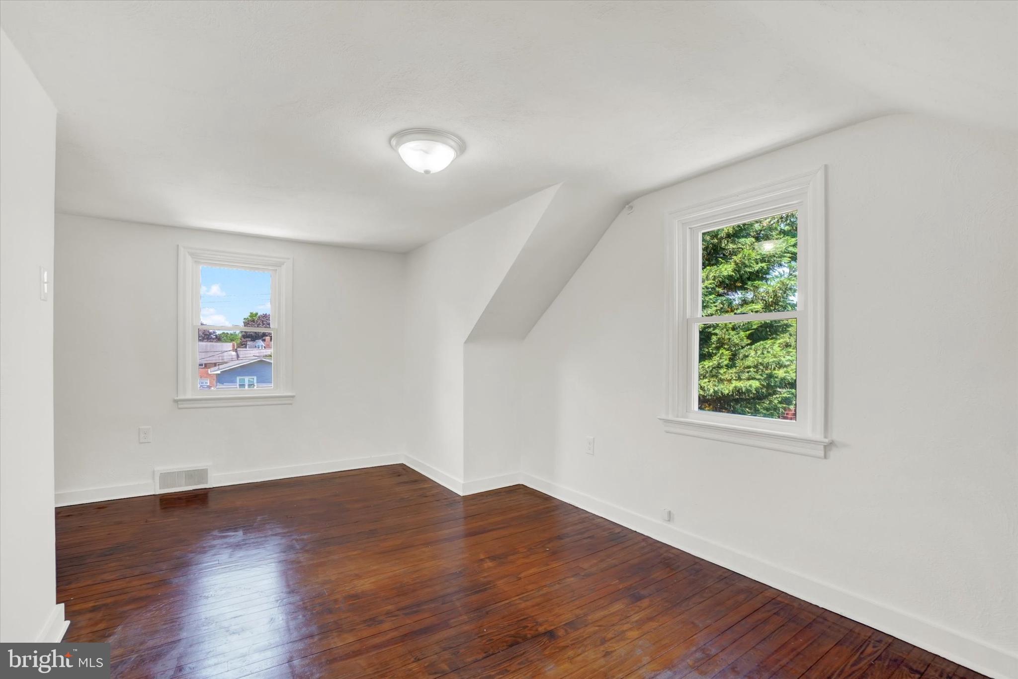 304 Greystone Road York, PA 17402 - Photo 18 of 28 Gallery Image 18