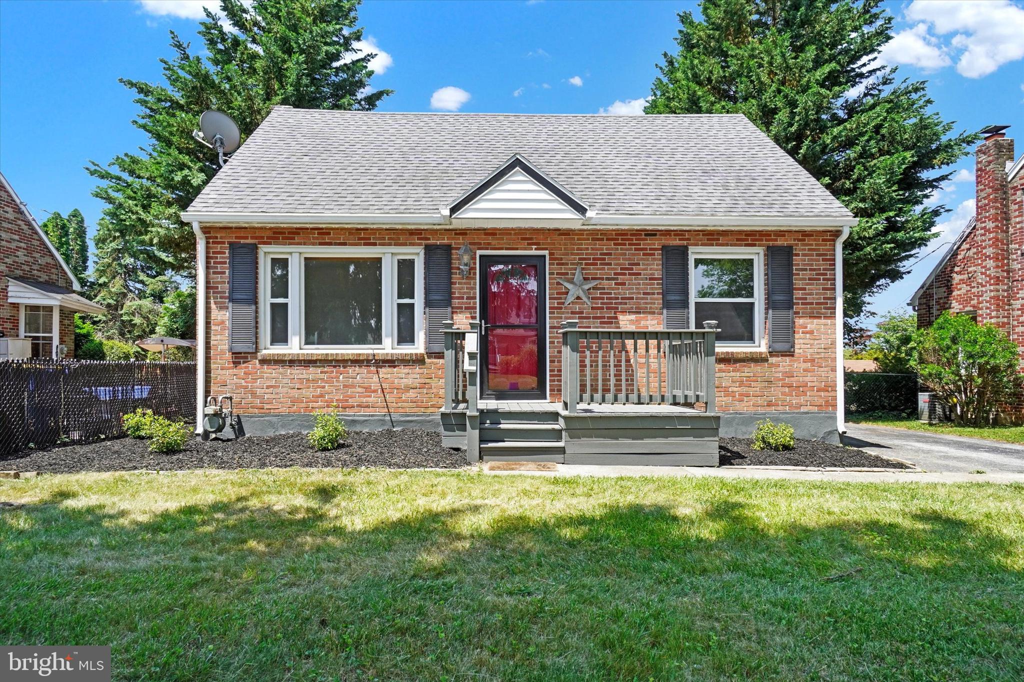 304 Greystone Road York, PA 17402 - Photo 2 of 28 Gallery Image 2