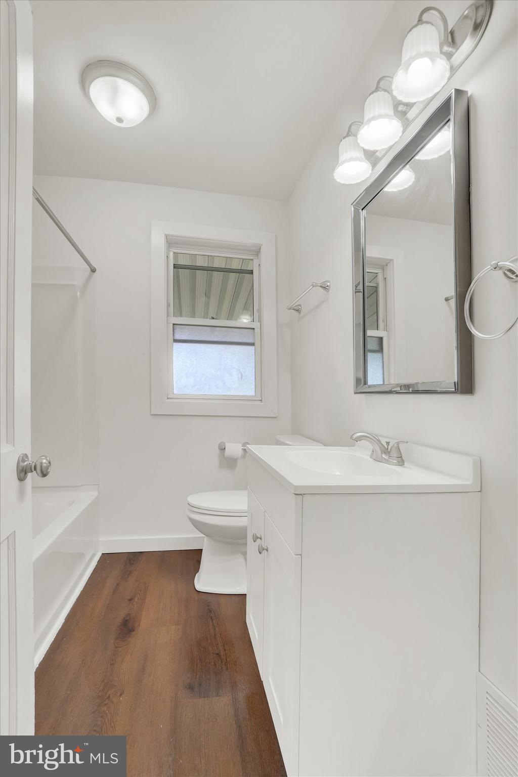 304 Greystone Road York, PA 17402 - Photo 10 of 28 Gallery Image 10