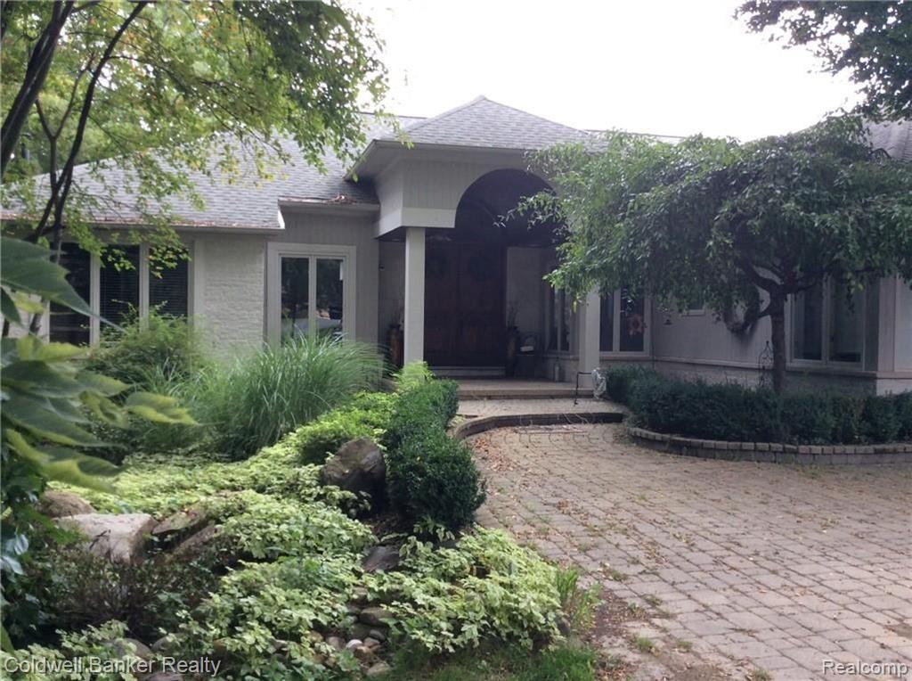 1430 Ridge Court Rochester, MI 48306 - Photo 1 of 8