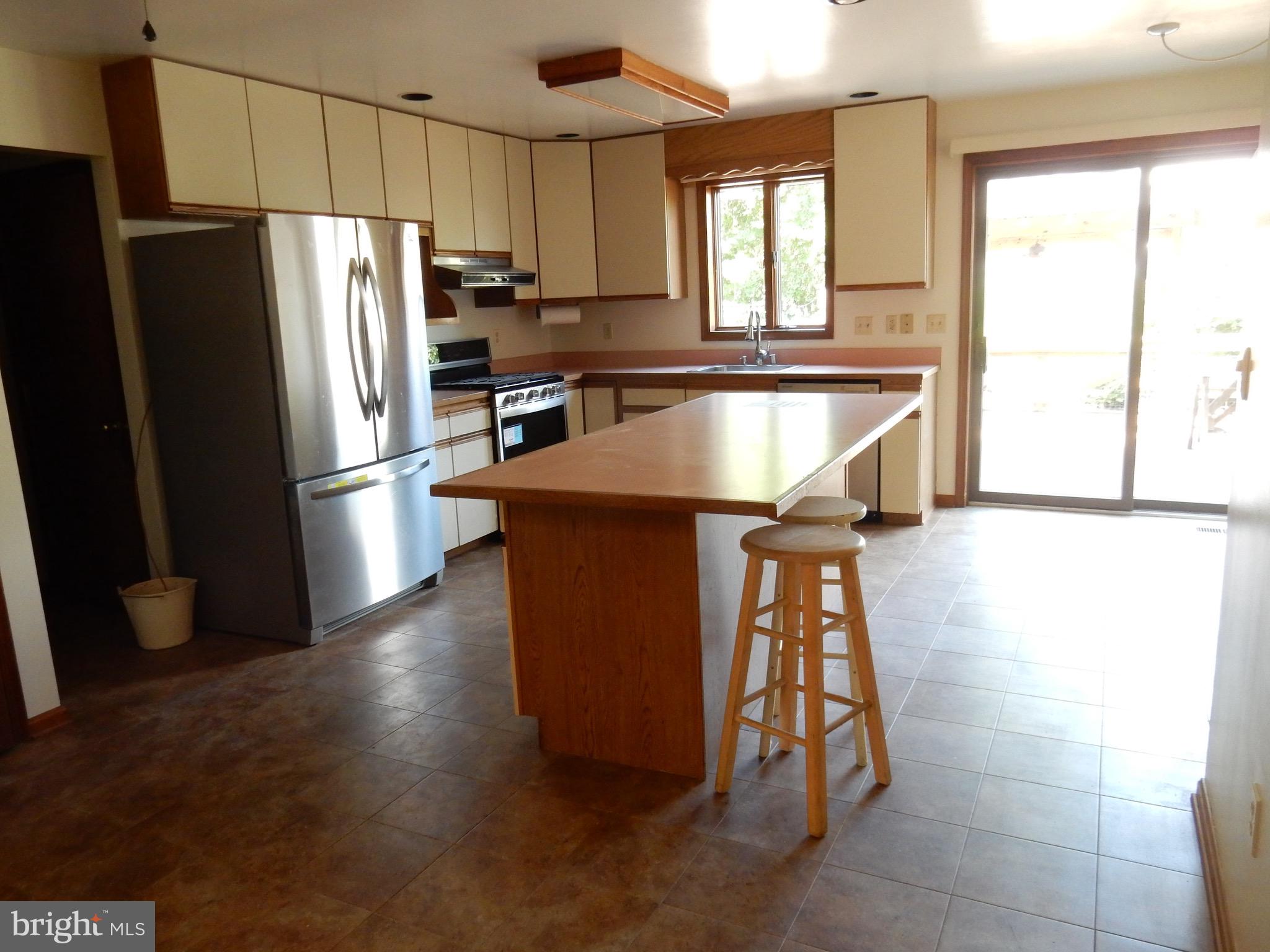 4527 Ridge Road Baltimore, MD 21236 - Photo 4 of 21 Kitchen