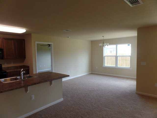 972 Summerton Drive Foley, AL 36535 - Photo 3 of 6 Dining area