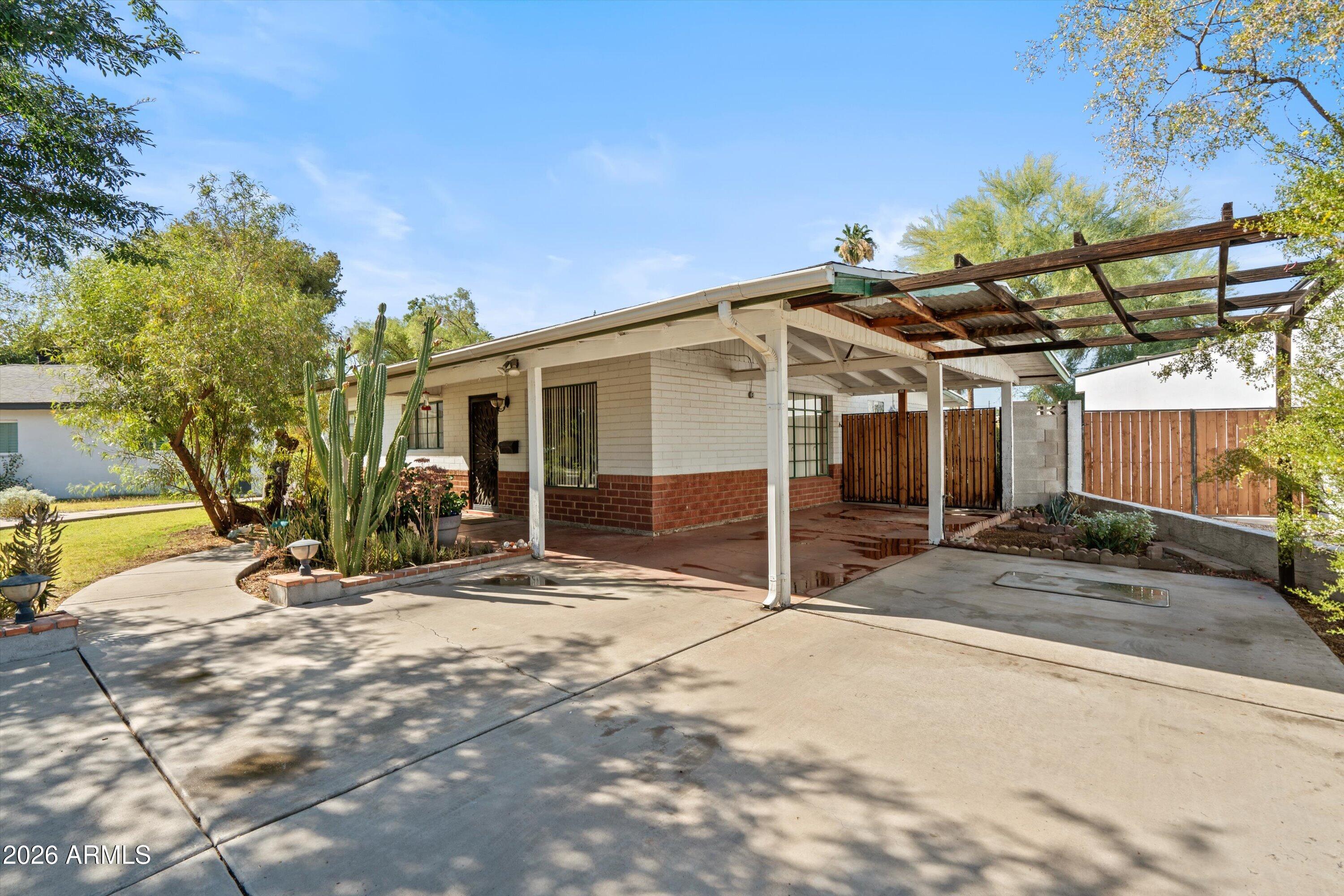 1130 East Colter Street Phoenix, AZ 85014 - Photo 2 of 37 09-Entry Walkway