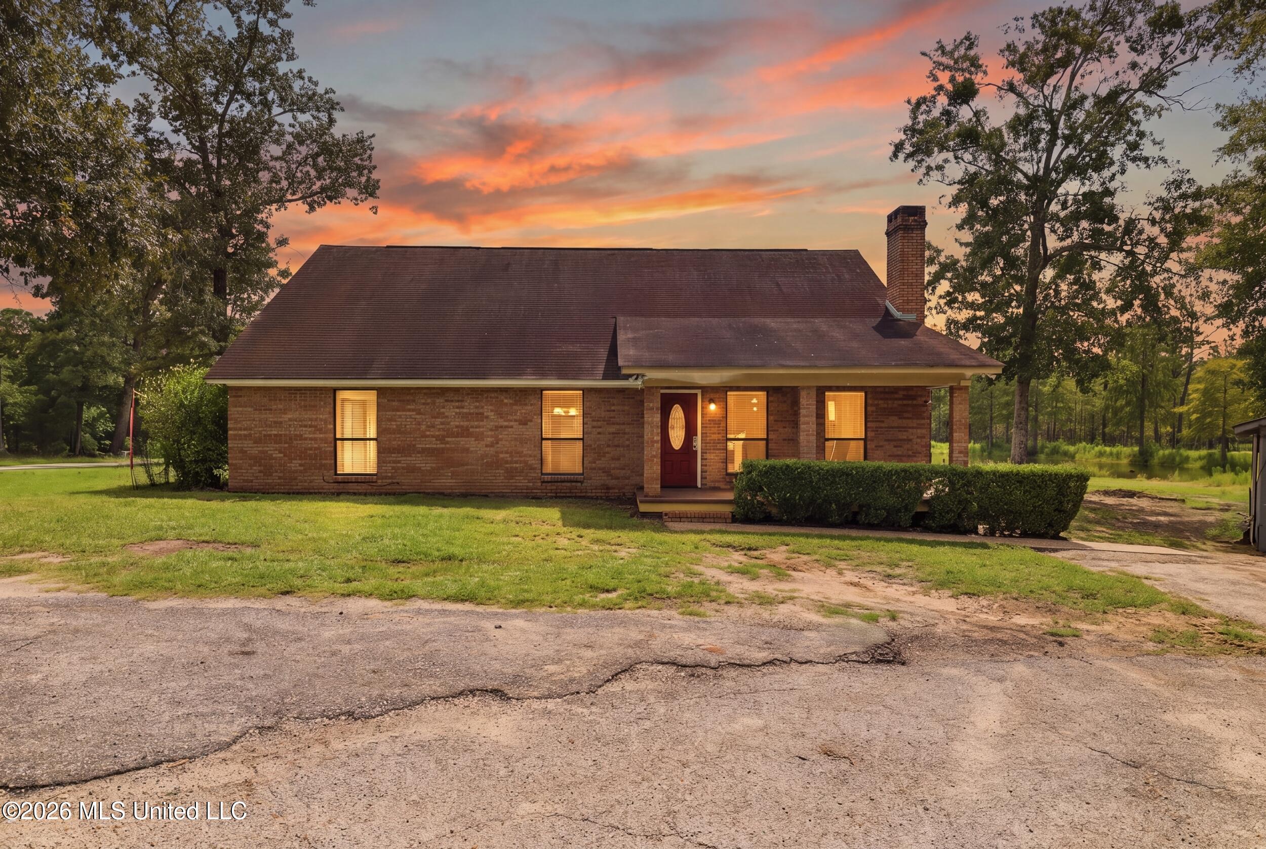 12448 Lorraine Road Biloxi, MS 39532 - Photo 2 of 54 1_r6__6925_twilight