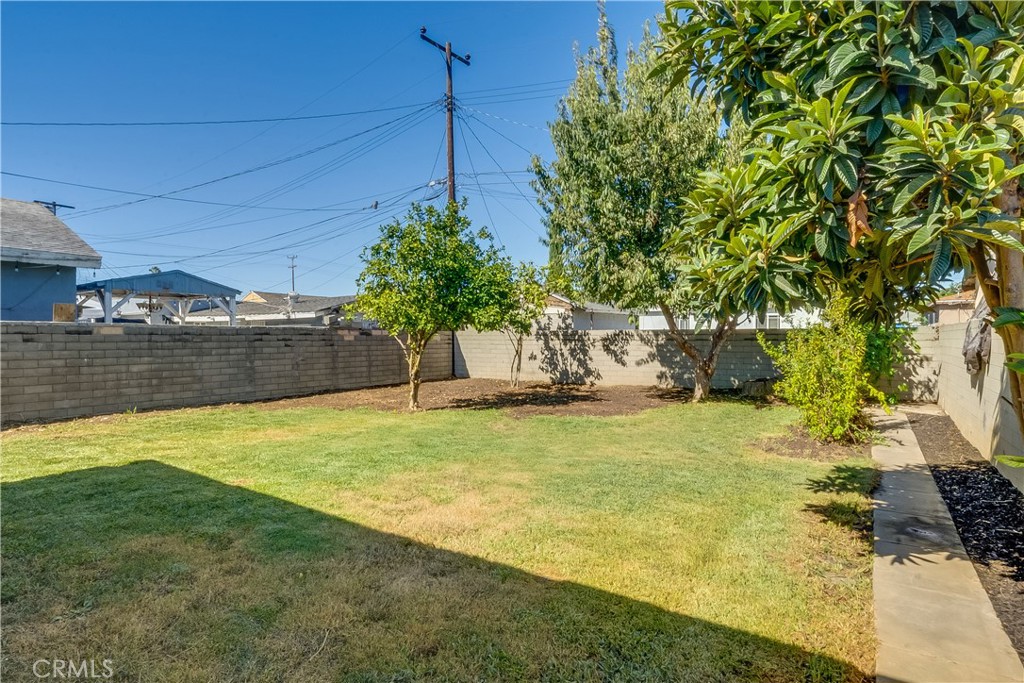 1347 East Bennett Street Compton, CA 90221 - Photo 23 of 31 a view of a yard