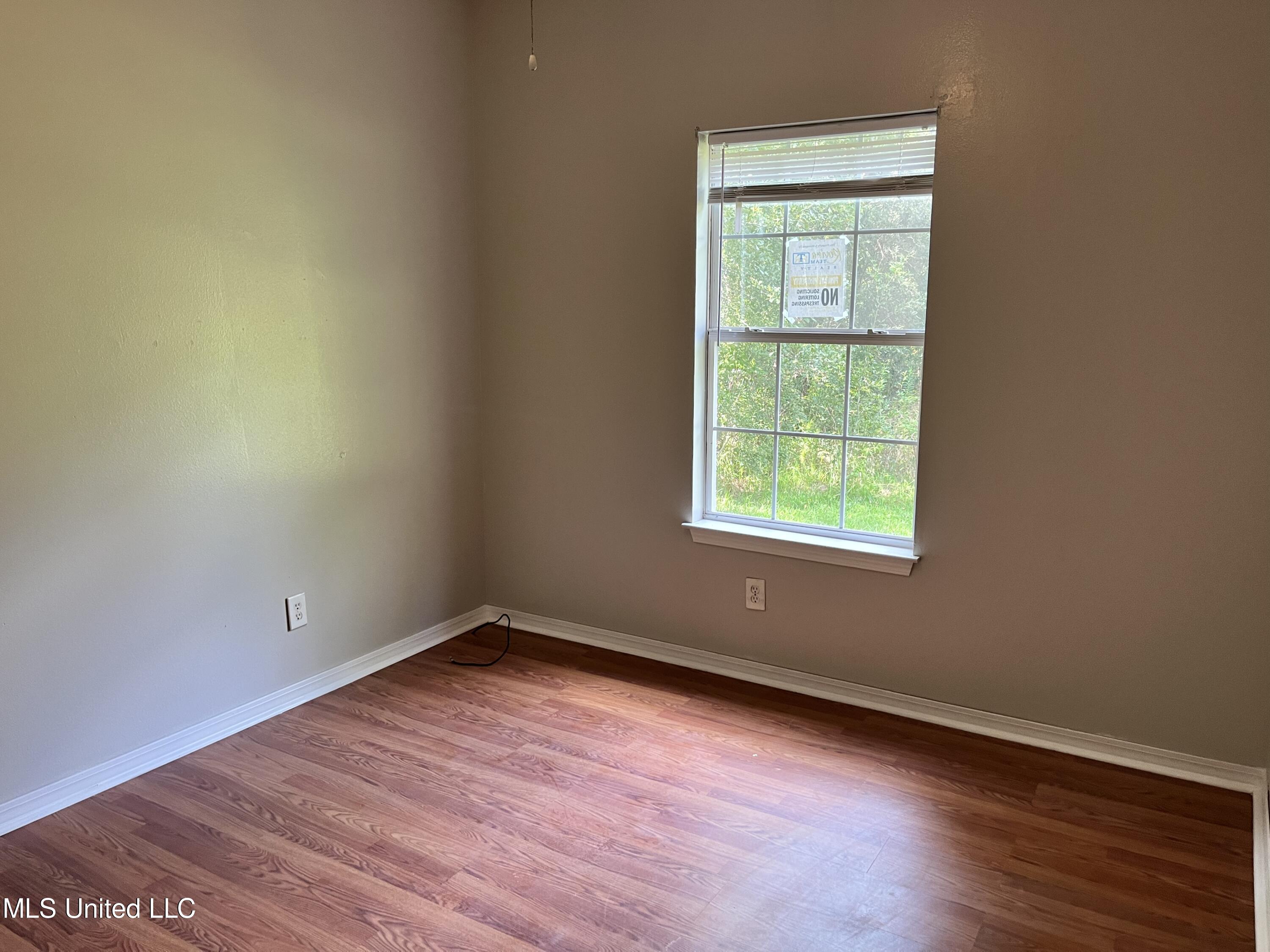 2032 Laurelglen Road Gautier, MS 39553 - Photo 11 of 12 6554EAE9-B506-4A46-ADF3-9F31D0CFFCC5