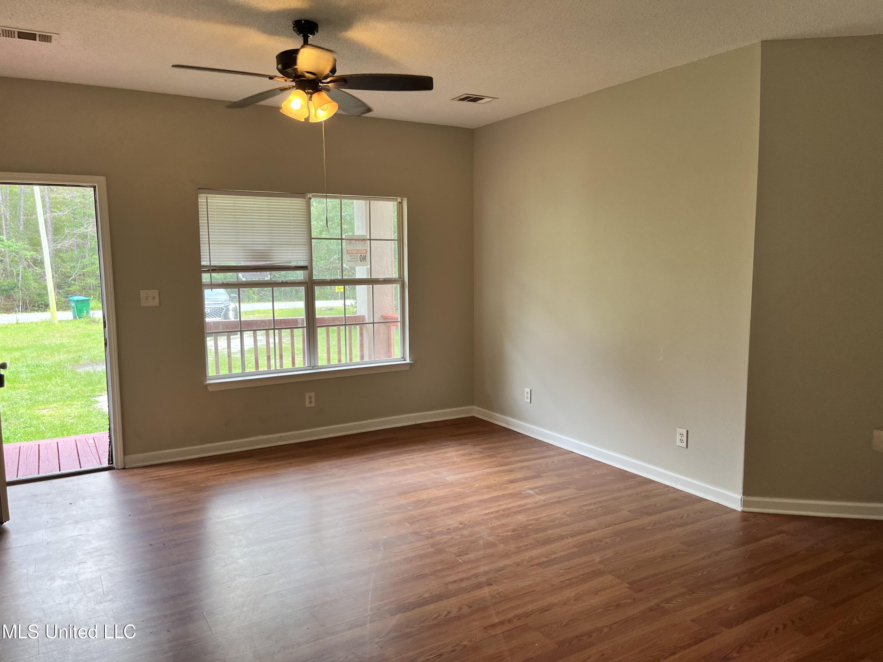 2032 Laurelglen Road Gautier, MS 39553 - Photo 3 of 12 EF9FB3C9-4C15-4FB4-B25E-8E5504F175AE