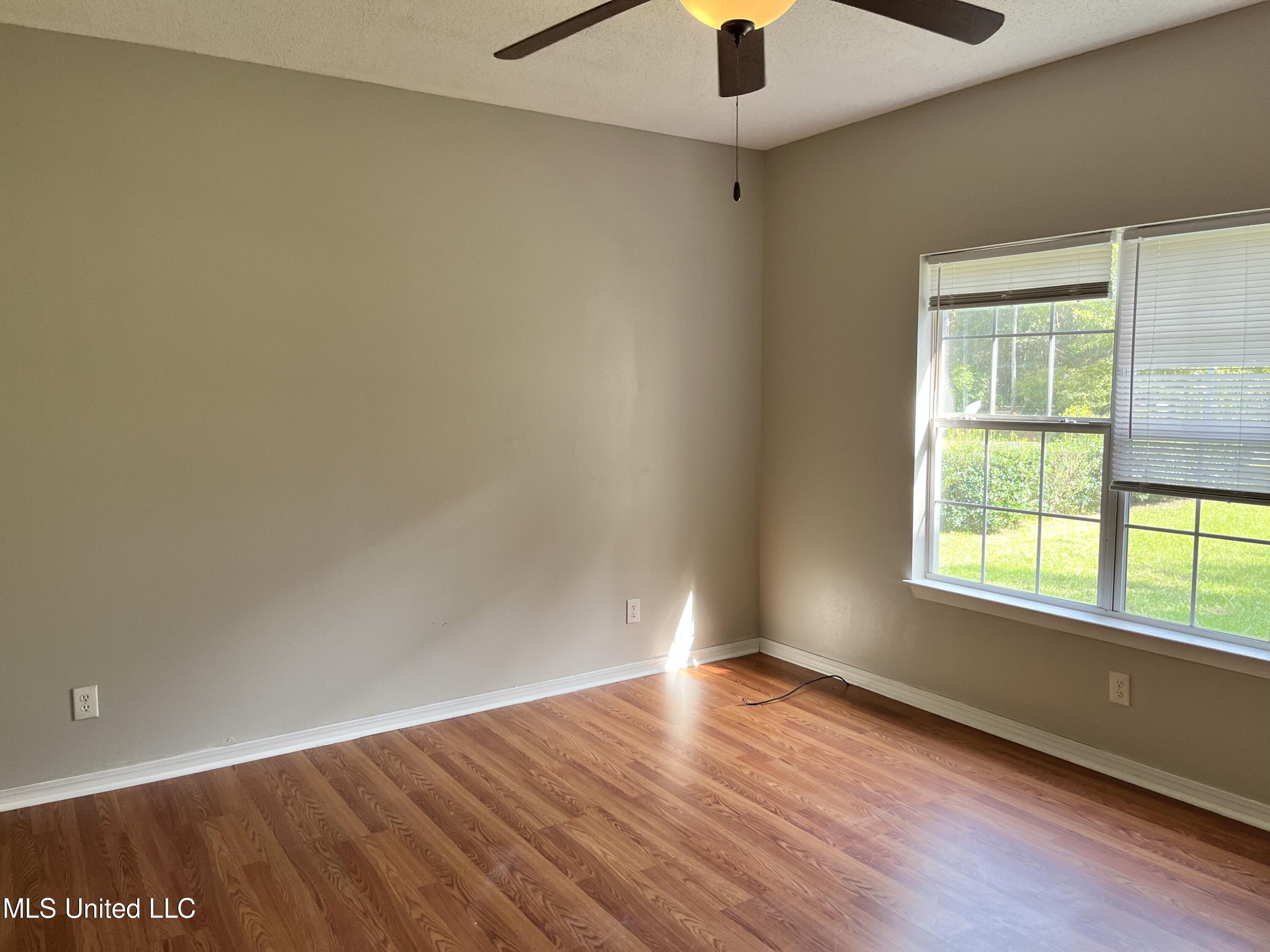 2032 Laurelglen Road Gautier, MS 39553 - Photo 7 of 12 33111C82-A463-4312-8205-6E5A11AD2AED