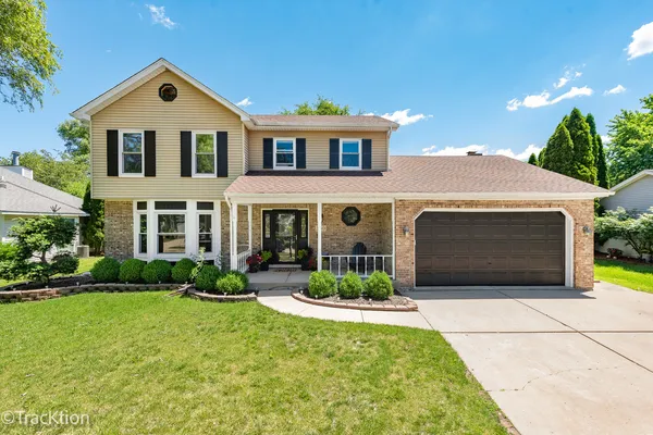 $469,900 | 360 Lakeview Drive, Aurora, IL 60506