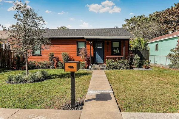 $3,900 | 1125 North K Street, Lake Worth Beach, FL 33460