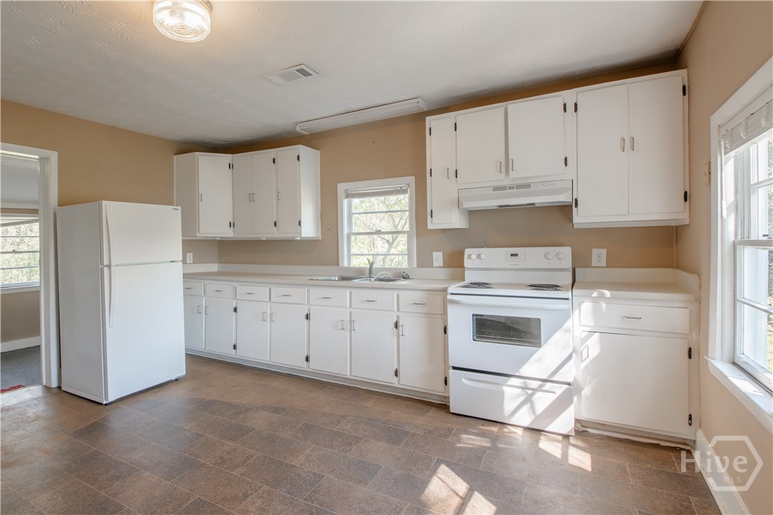 1080 Belmont Road Athens, GA 30605 - Photo 7 of 27 Kitchen