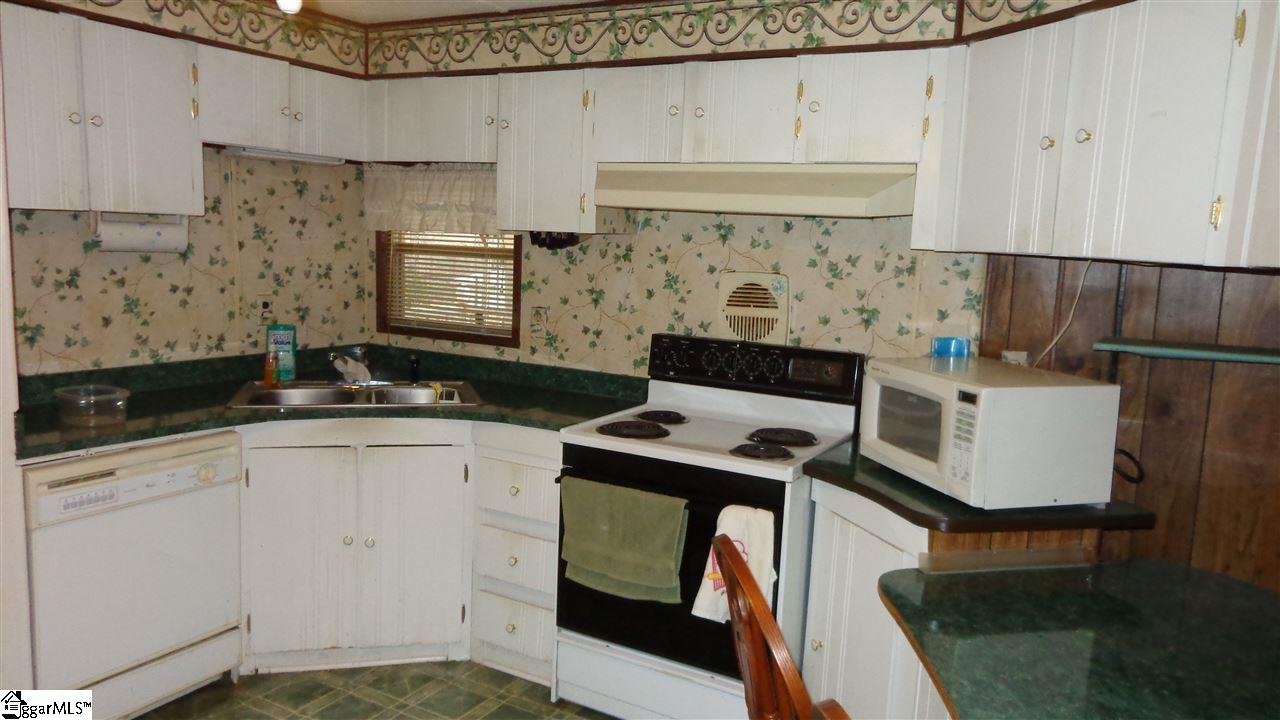 109 Hart Cut Road Marietta, SC 29661 - Photo 7 of 18