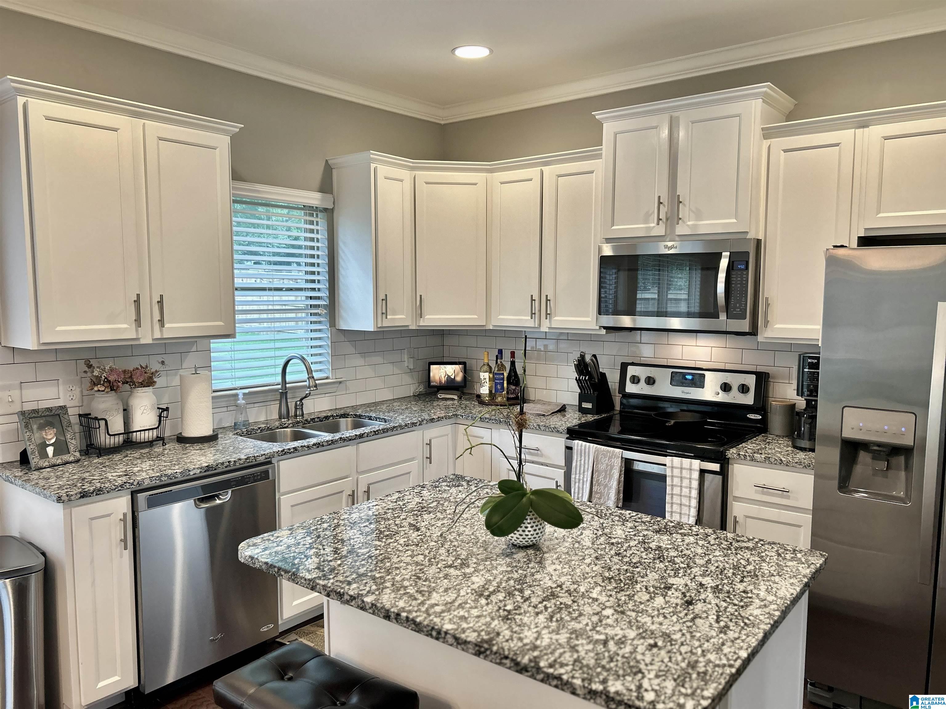 233 Falling Waters Way Alabaster, AL 35114 - Photo 15 of 43